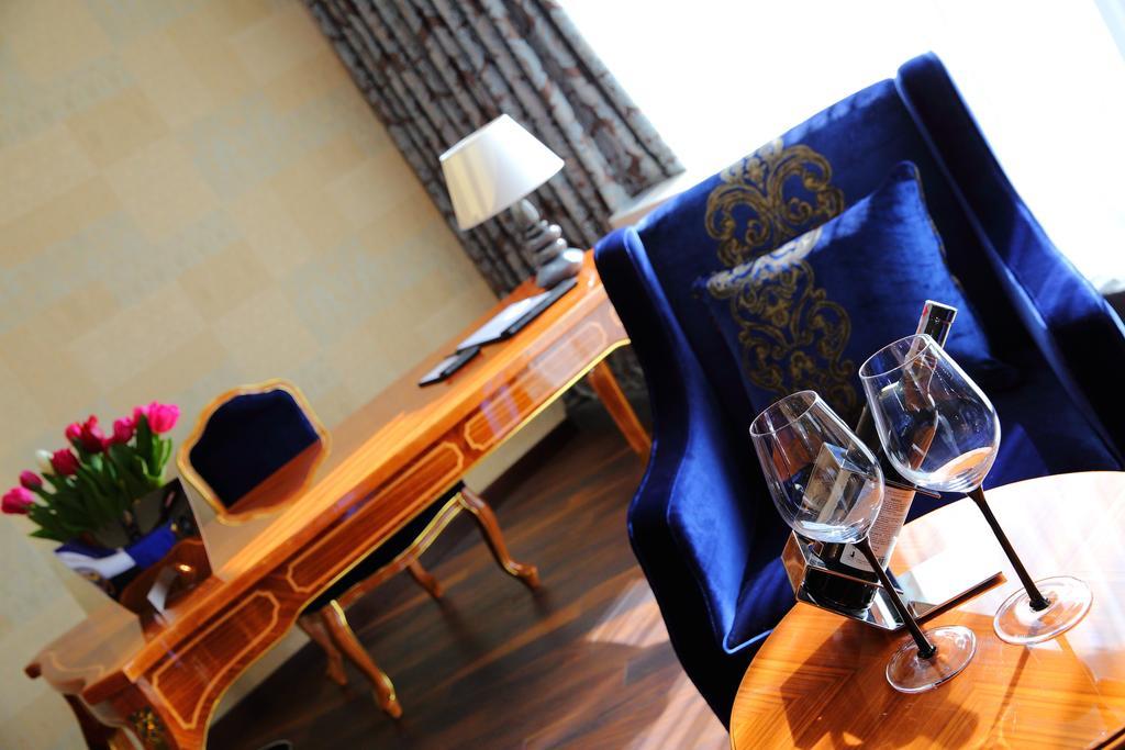 בישקק Damas International Hotel חדר תמונה