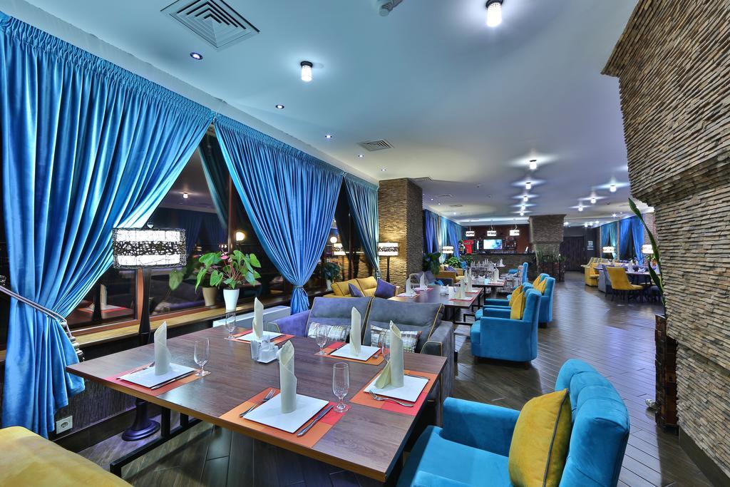 בישקק Damas International Hotel מראה חיצוני תמונה